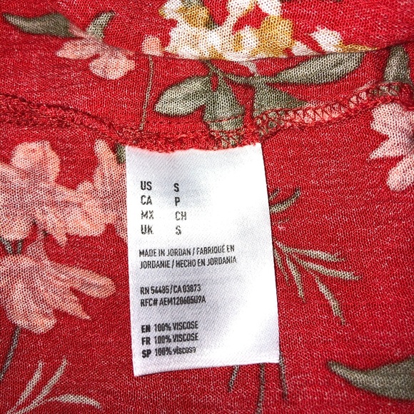 Off shoulder red American Eagle top - Picture 2 of 6